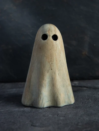 wears the colour of old bones, with a light, chaotic marbling drifting through its surface. A matt varnish seals the finish, protecting against damage and damp. Each Ghostie is one of a kind, individually numbered on the base